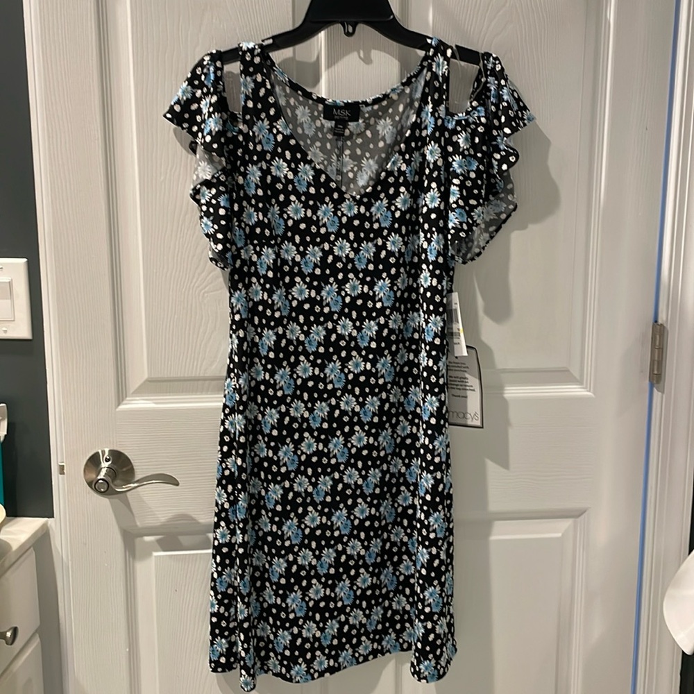 Flouncy summer dress NWT PM